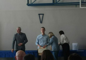 Chłopcu wręczono dyplom i nagrodę za zajęcie III miejsca.